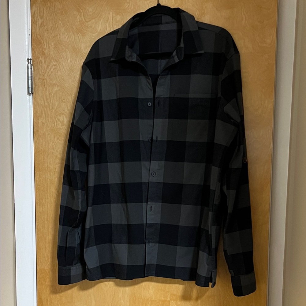 Lululemon Men’s Button down shirt